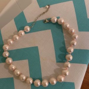 Classic Costume Pearl Necklace.